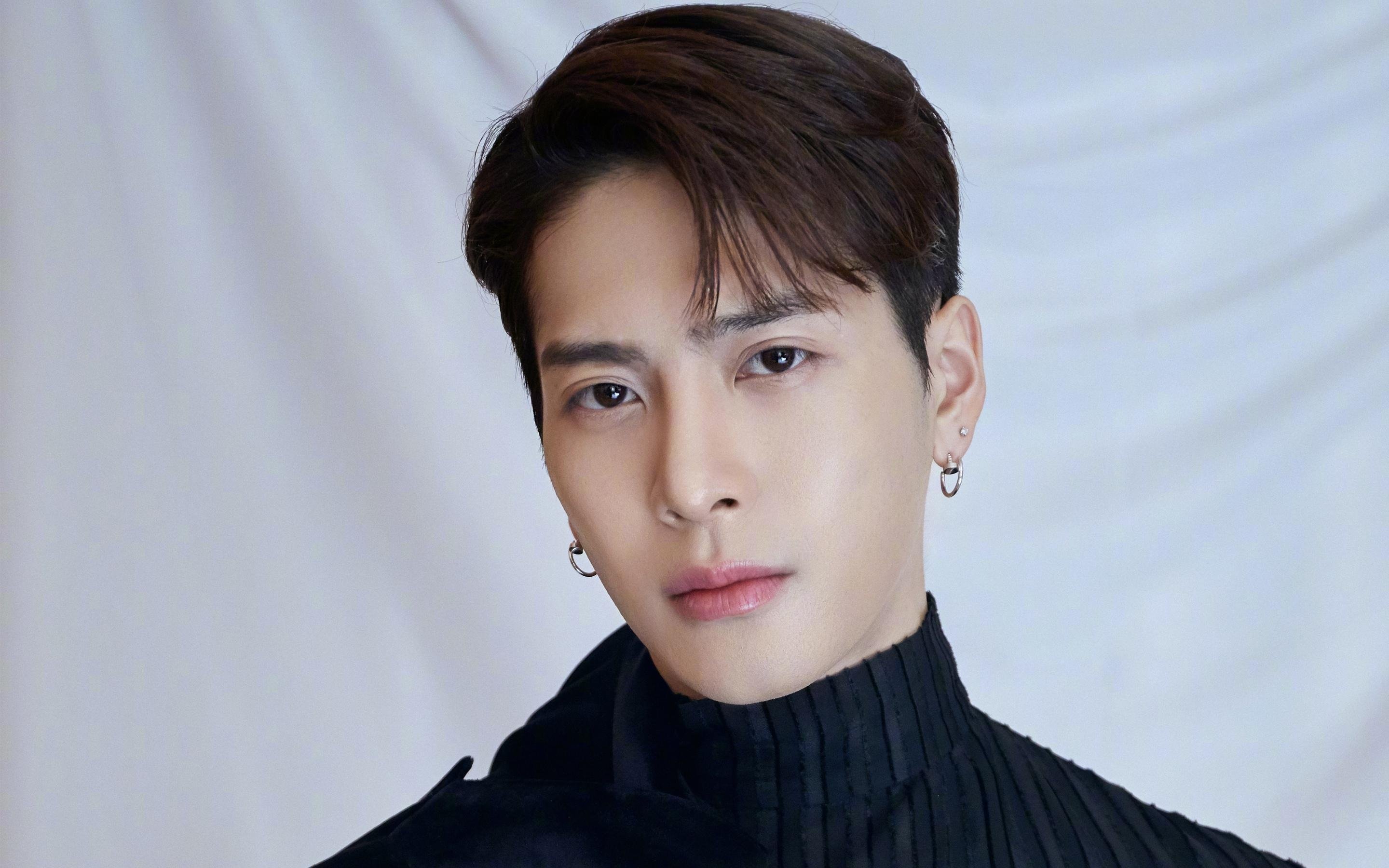 “东安湖赛场:水上英雄争霸,龙舟竞速成焦点”